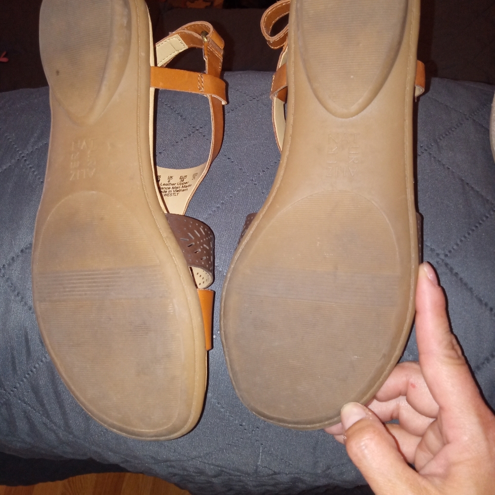 Size 8 Naturalizers - Picture 3 of 3